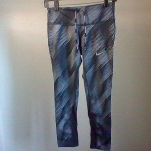 Nike dri-fit grey/silver capris